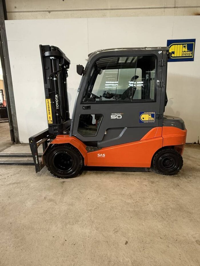 Toyota truck 8 FBMT50