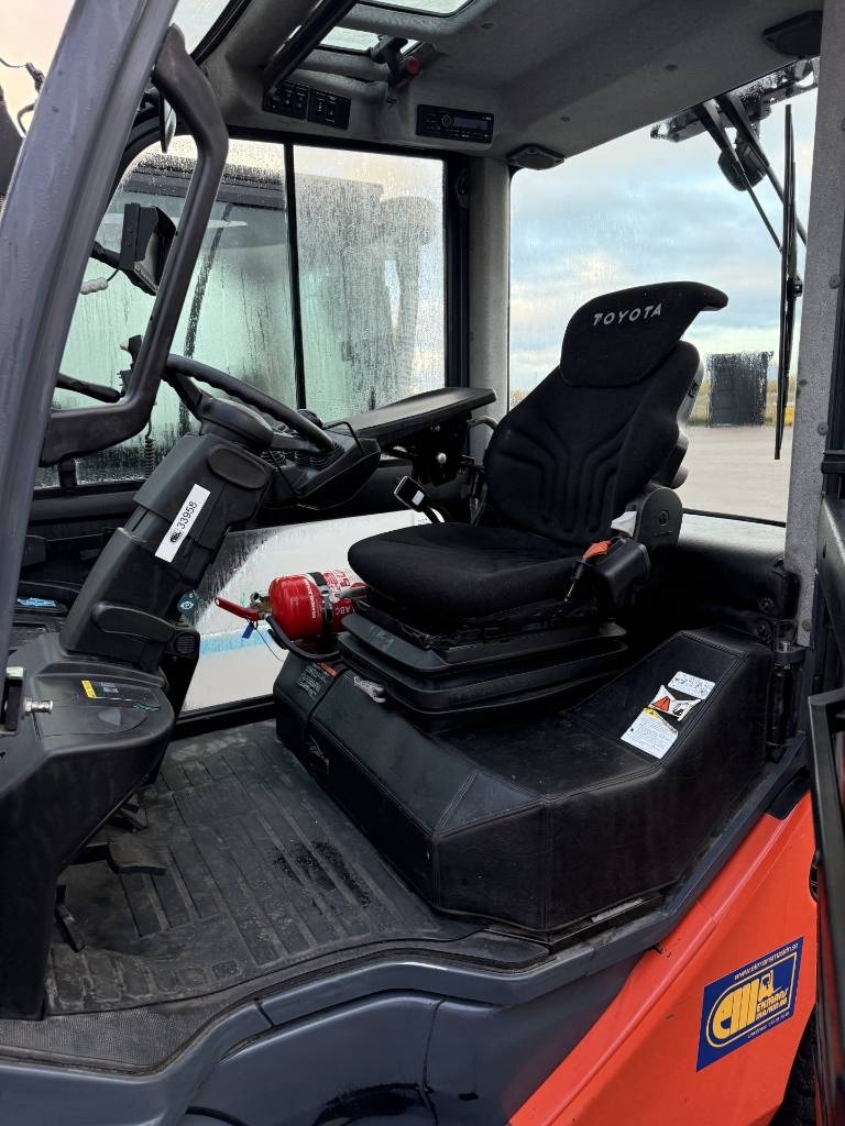 Toyota truck 8FDF30 - Bild 3