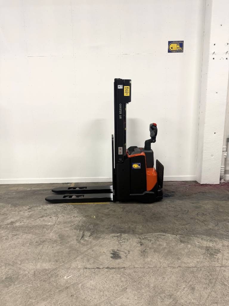 toyota-truck-swe120l8c3d4101